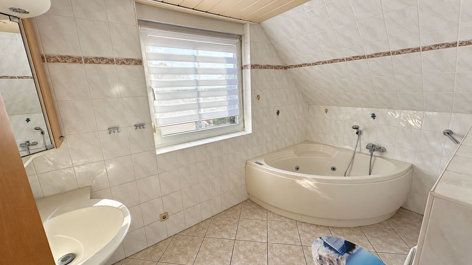 UNA CASA in cui sentirsi bene: casa unifamiliare a Magdeburg-Ottersleben – Badezimmer II