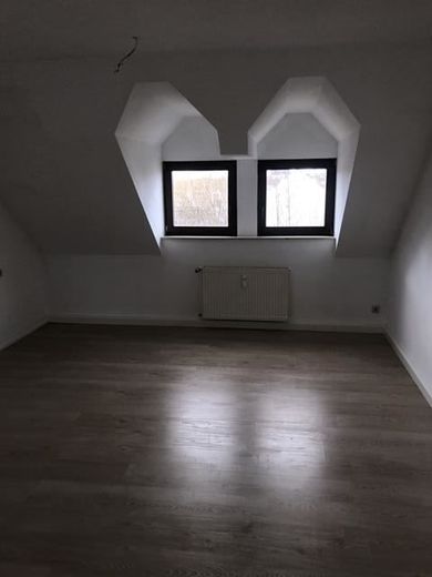 Einbauküche! Günstige DG 3-Zimmer mit Laminat und Wanne in guter Lage! – IMG_3615