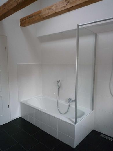 OG - Bad mit Dusche und Wanne