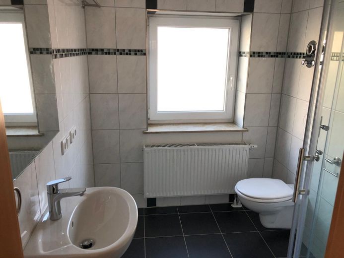 Odnowione mieszkanie 2-pokojowe o powierzchni 39 m² w Augsburgu – bezpośrednio od właściciela, bez pośrednika, 2 pokoje z kuchnią i łazienką – Zdjęcie 23