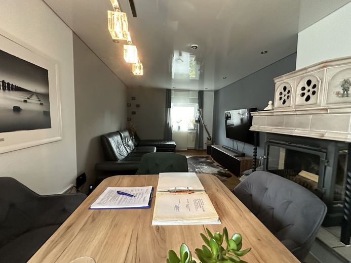 Charmante Doppelhaushälfte mit 5 Zimmern in Mannheim-Schönau – 37397071-09 Wohn- u. Esszimmer (Haus, E