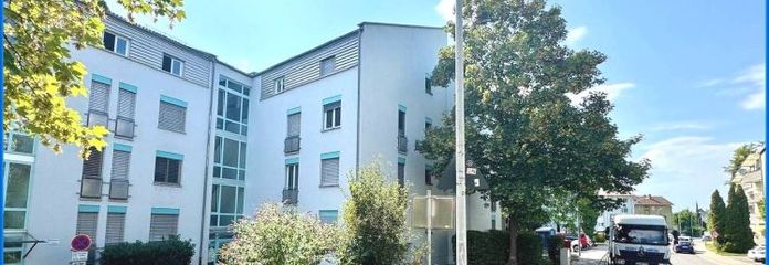 Costanza-Fürstenberg, grazioso appartamento di 1,5 locali (1º piano) con balcone e posto auto sotterraneo!