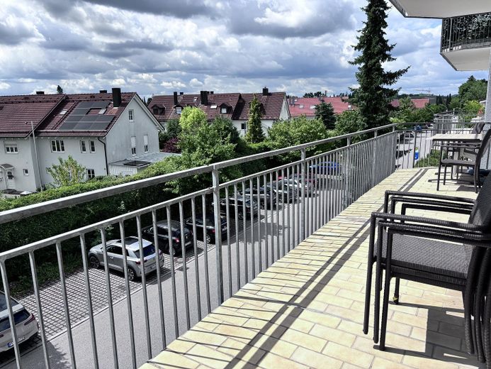 großer Südbalkon