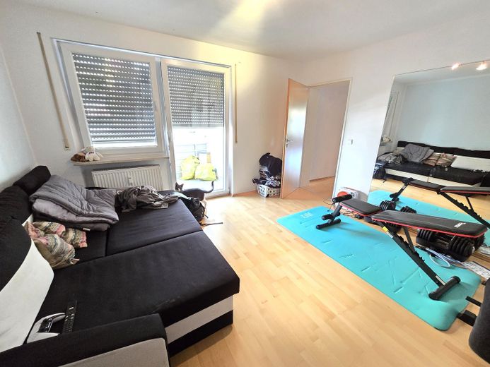 Placement financier avec perspectives – 2 logements loués + parking souterrain | 135 m² | 17.640 € de loyer annuel hors charges – 3,5-Zi.WHG - Schlafzimmer