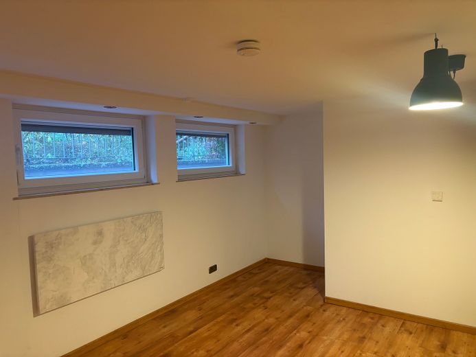 Te huur: woning op de begane grond, ongemeubileerd – Zimmer UG