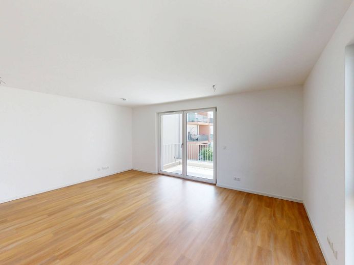 Modern wooncomfort: Lichtovergoten nieuwbouwappartement met 3 kamers, BALKON en INBOUWKKEUKEN – Ansicht II: Wohn- und Esszimm…