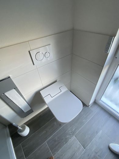 Abitare in esclusiva ad Augsburg-Göggingen: l’eleganza moderna incontra il comfort abitativo di alto livello – Bad