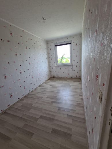 Von Privat: Mehrfamilienhaus mit 24WE in Gemeindekern von 02959 Schleife – Wohnung Beispiel