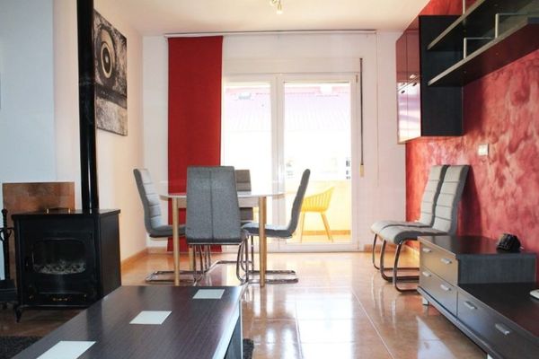 Wohnung mit 3 Schlafzimmern, Parkplatz und Abstellraum