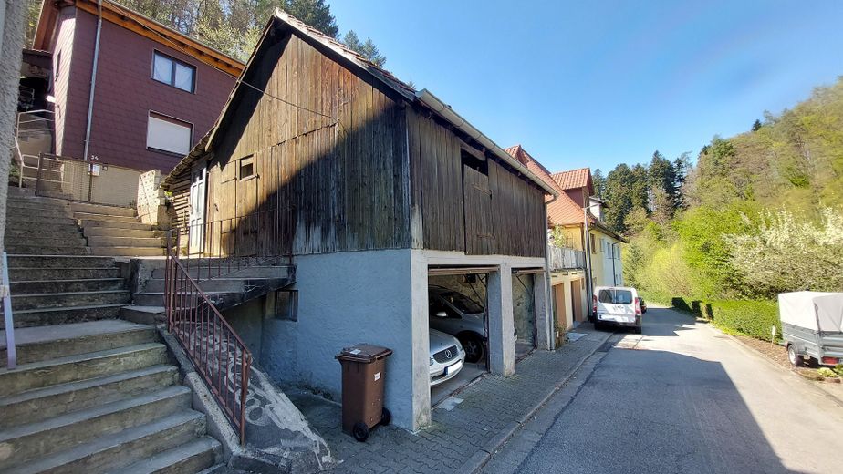 Doppelgarage mit Scheune