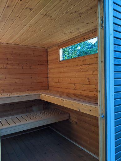 Autarkes Wohlfühlhaus – Gartensauna innen