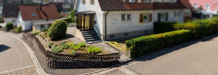 Ein- bis Zweifamilienhaus als DHH mit viel Platz, großem Grundstück und zwei möglichen Wohnbereichen in beliebter Wohnlage von Donaueschingen