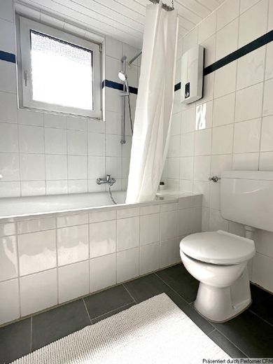 Schöne möblierte 2-Zimmer Altbauwohnung in Neuss Stadtmitte mit Internetzugang – 60f5664cb9f8ab223fc169f3df55fa45748b9c97.jpg