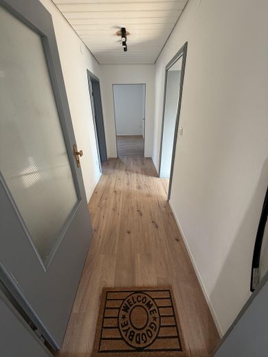 Appartamento ristrutturato e arredato di 3 locali a Ingolstadt-Hagau - 75 m2 – Foto 2
