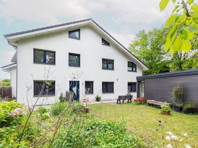 Platz für Ideen - Großzügiges Zweifamilienhaus mit Apartment in zentraler Lage von Bad Iburg – फोटो 1