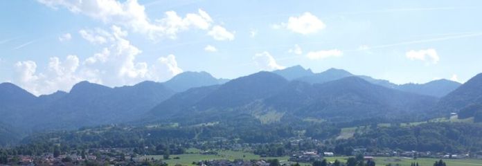 Perfekt für den Bau einer Doppelhaushälfte mit Bergblick