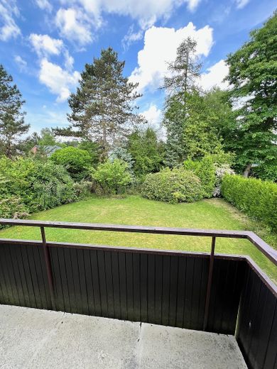 **Bonn-Röttgen - Charmantes Haus mit idyllischem Garten sucht neues Familienglück** - PRIVATVERKAUF – Balkon-Blick in den Garten