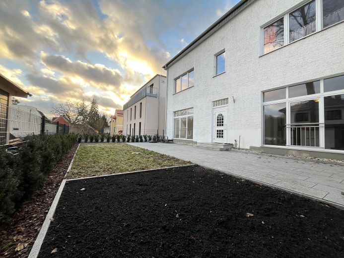 180 m² sanierte Altbauwohnung – Garten und Terrasse
