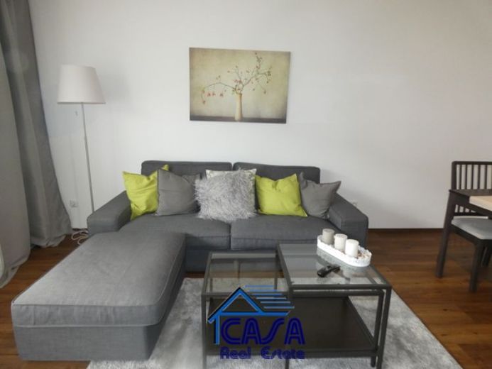 ERSTBEZUG nach Renovierung: 3 Zimmer Wohnung mit Balkon und Skyline Blick, hochwertig möbliert – Foto 1