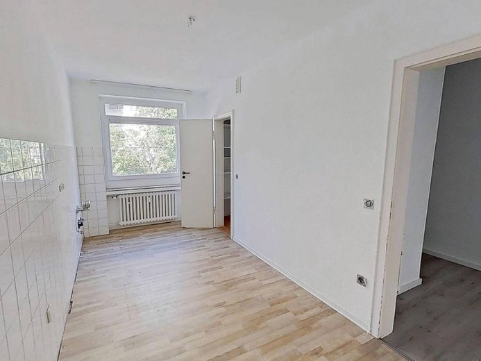 Sakin bir konumda BALKONLU geniş 3 odalı daire – Ansicht I: Küche