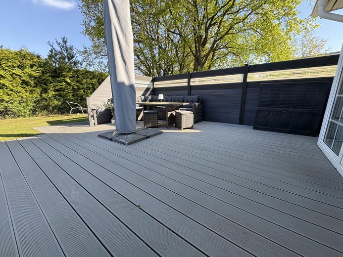Terrasse mit Loungeecke