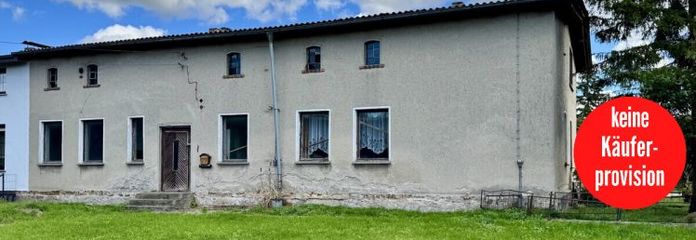 HORN IMMOBILIEN ++ Sanierungsbedürftiges Haus mit Doppelgarage und Scheune in Polzow