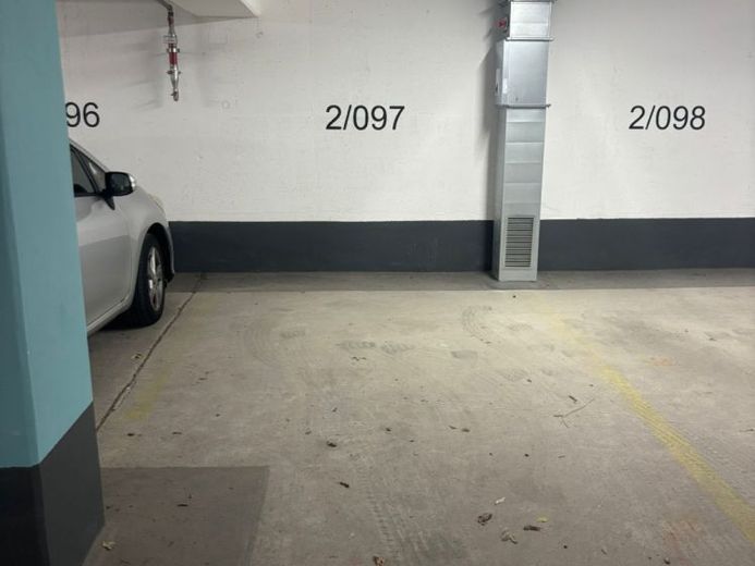 Abgeschlossener Tiefgaragenstellplatz in Heidelberg Handschuhsheim zu vermieten – Foto 1