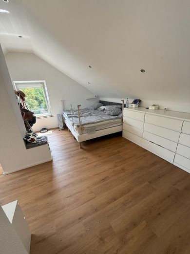 Reiheneckhaus mit Garten in Schwäbisch Gmünd – Dachstudio / Schlafzimmer 1