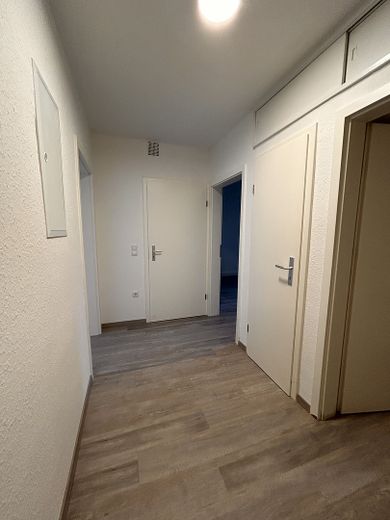 Appartement de 2 pièces à Essen-Rüttenscheid – emplacement idéal, cuisine incluse – Flur