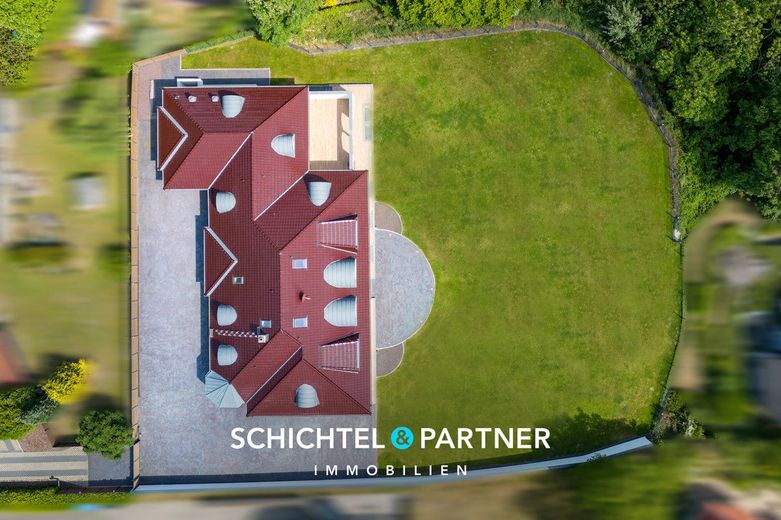 Baden | Herausragende Luxusvilla am Weserhang mit Wellness-Landschaft – S&amp;P | Titelbild