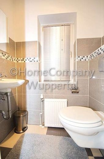 Modern, centrally located 2-room apartment with DSL – 4c1c45bc5ad2a7460982870cd9adebb7235e74d3.jpg