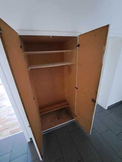 Gartenanteil  + Terrasse + Hobbyraum am Rande von Rudersberg – Einbau Garderobe