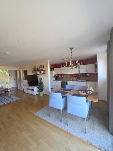 Wohnzimmer u. Küche