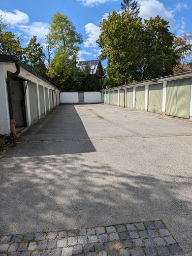 جوهرة نادرة في أوتوبرون: شقة واسعة من 5,5 غرف مع مساحة كبيرة للعائلة. – Garagenhof