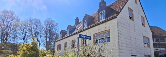 !Mehrfamilienhaus in Kirchenlamitz mit Blick auf den Stadtteich - Sanierungsobjekt mit großem Potenzial!