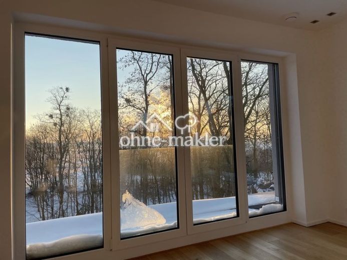 Luxus-Penthouse-Wohnung in traumhafter Lage mit Privatseenutzung – Foto 1