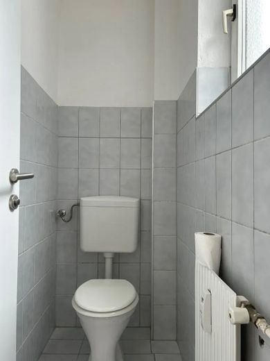 Moderne und helle 2-Zimmer-Wohnung in München-Schwabing-West – WC