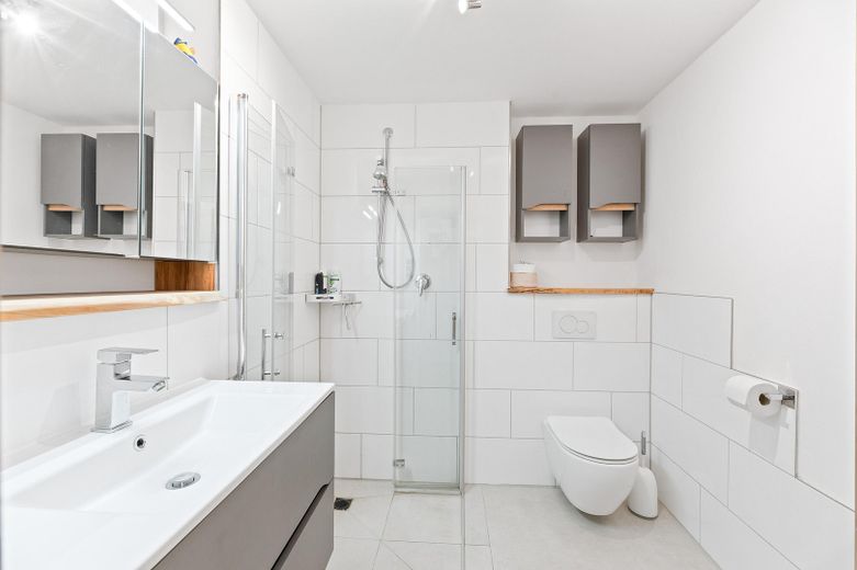 Maisonette mit großer Süd-West-Terrasse + Balkon, Solar, 2 Badern & 2 TG-Plätzen – Parknähe – Foto 16