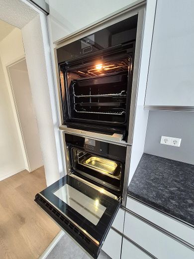 Backofen mit Grill in Küche