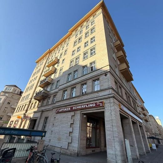 Freie 4 Zi., 4.OG, Karl-Marx Allee/Andreasstr. 46, direkter Blick auf Fernsehturm & Frankfurter Tor – Andreasstr. 46
