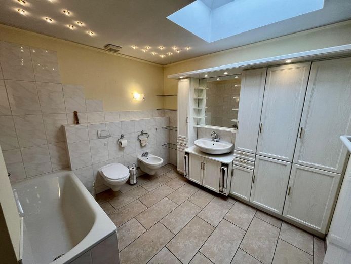 150 m² Familienhaus mit Garten, Garage & Stellplatz in W-Katernberg – Foto 13