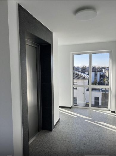 Erdgeschosswohnung (Neubau) mit großer Terrasse in Merzenich – Flur und Aufzug