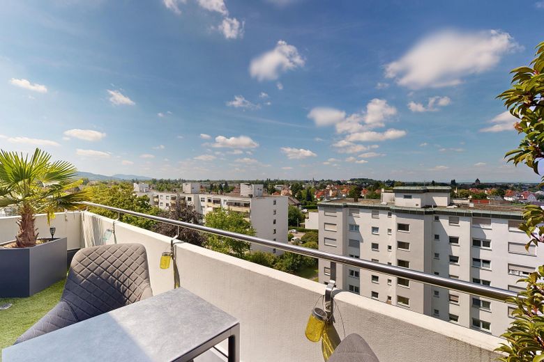 Höchste Penthouse-Etage in Achern Exklusives Wohnen mit spektakulärem Panoramablick – Aussicht von dem Balkon