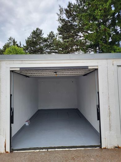 Renovierte 2-Zimmer-Wohnung in Augsburg-Lechhausen – Sanierte Garage