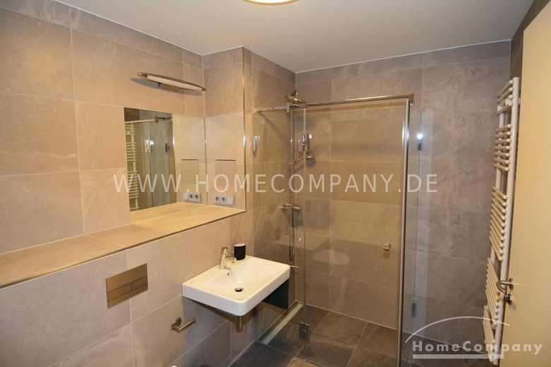 2-Zimmer-Wohnung mit Spreeblick in Tiergarten, Berlin, möbliert – b6a18c5d6e9a6ffaf16dc0893abf37bbad50d8ff.jpg