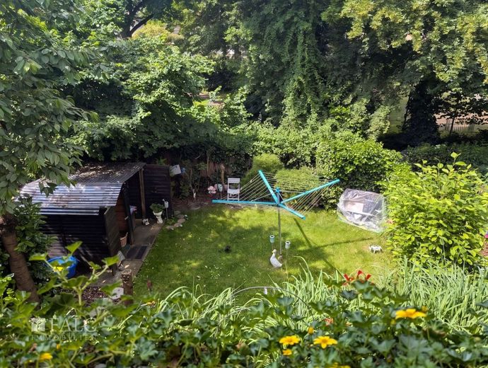 Grundsolides 9-FH in GE-Ückendorf: Hoher Cashflow &amp; massive Mietreserve bei 822 EUR/m² – Garten von oben 3