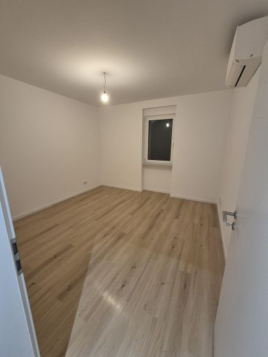 Geniş ve modern: 2 banyolu 4 odalı daire – 2. Schlafzimmer 