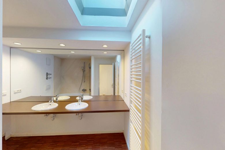 Traumhafte Dachterrassenwohnung – Badezimmer