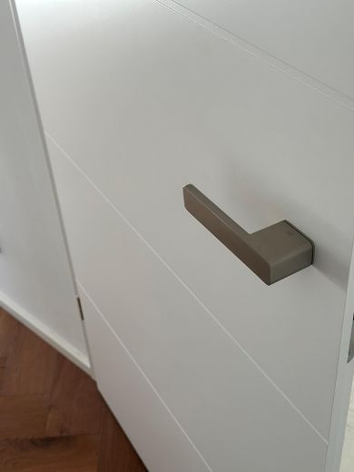 Exklusive Designvilla mit Panoramablick+Einliegerwohnung – Luxus, der Maßstäbe setzt – Türgriffe von Griffwerk