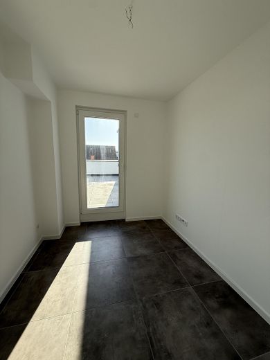 Großzügiges Penthouse mit XXL Dachterrasse & Einbauküche – Gäste